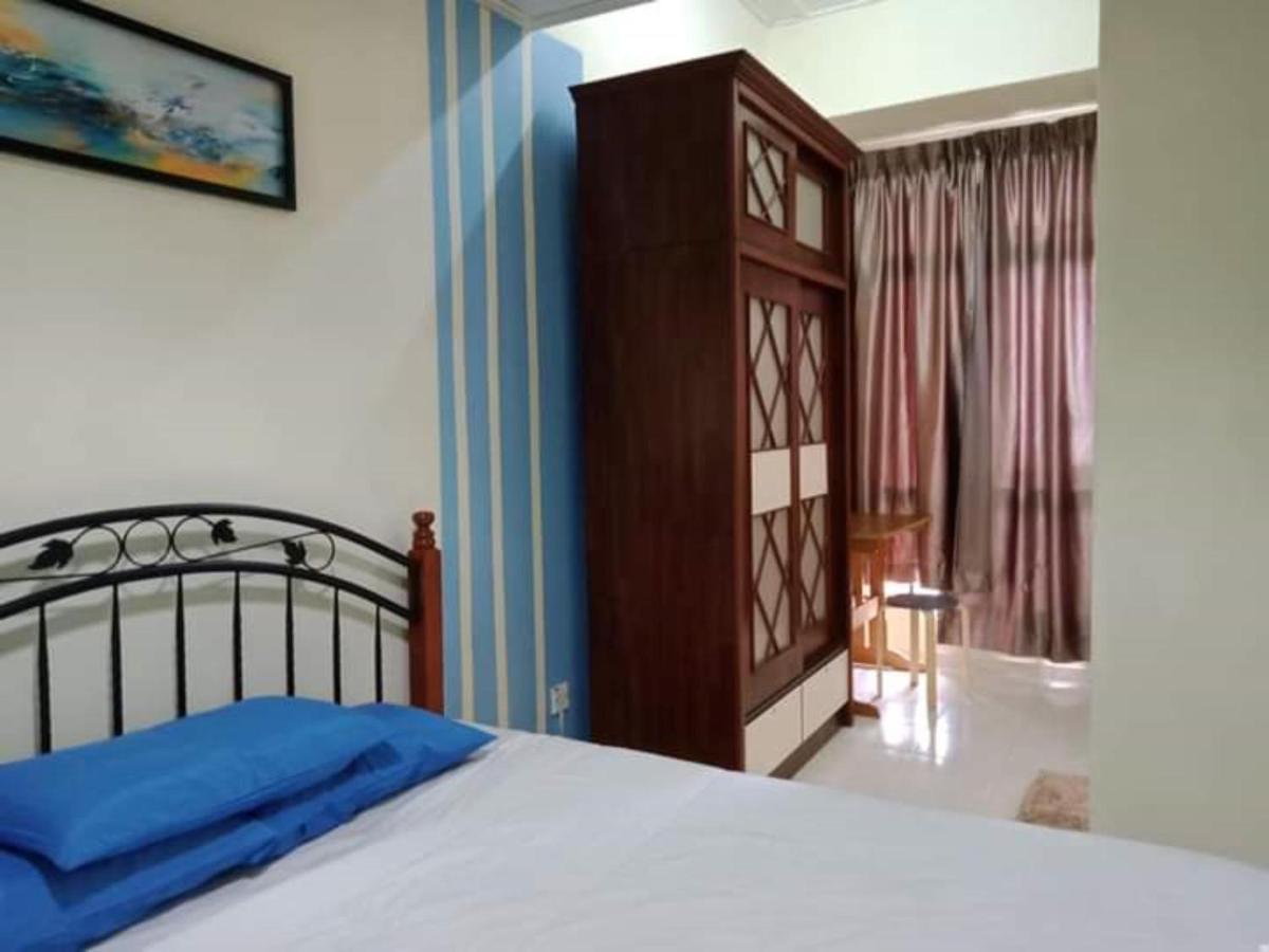 Oyo Home 90419 Sahar Guesthouse Malacca Exterior foto